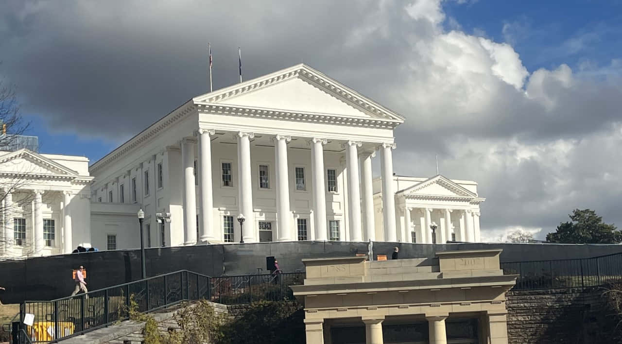 Virginia State Capitol Fenced With Temporary Black Barriers Wallpaper