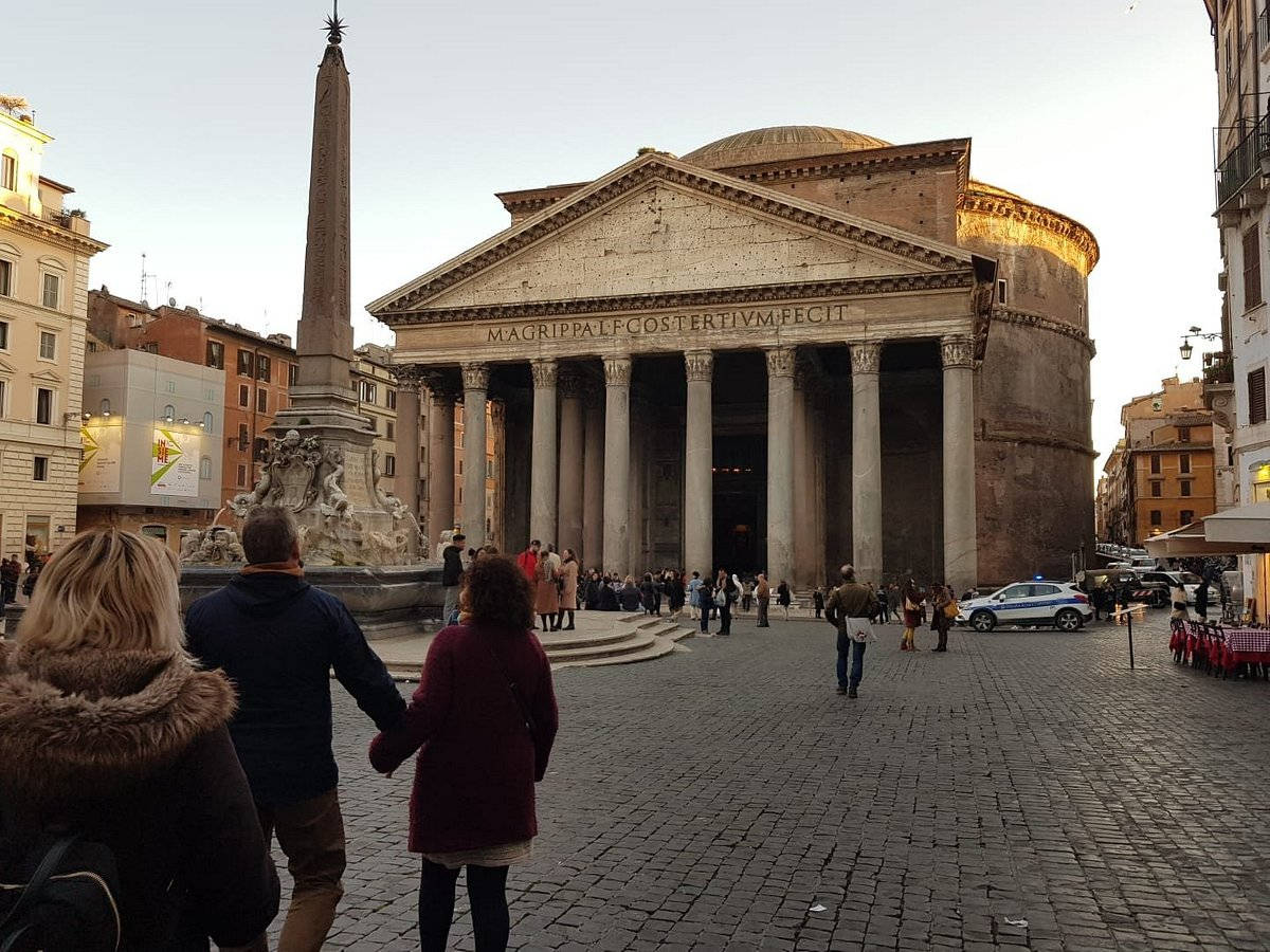 Visiting The Pantheon Wallpaper