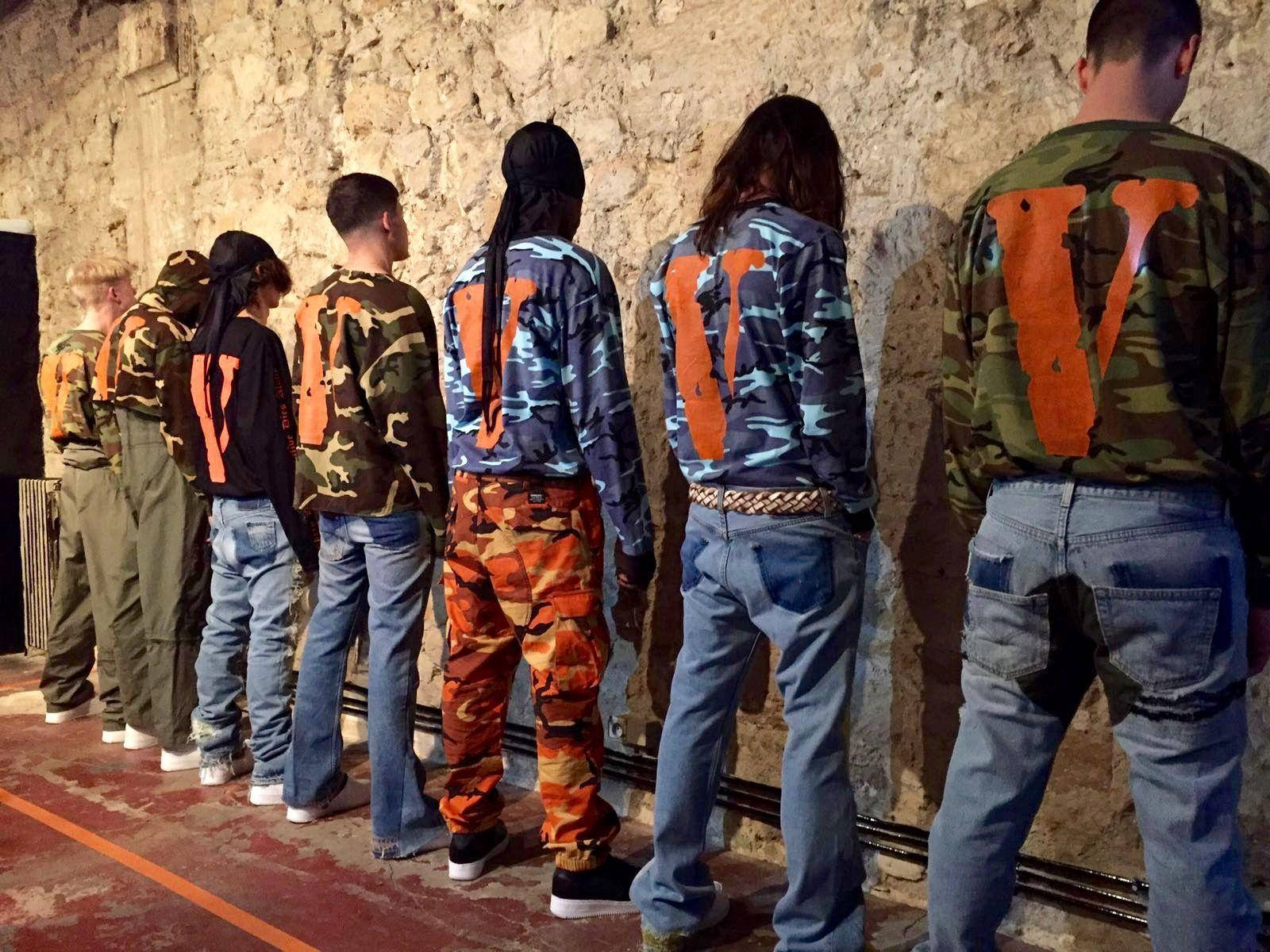 Vlone Models Facing The Wall Wallpaper