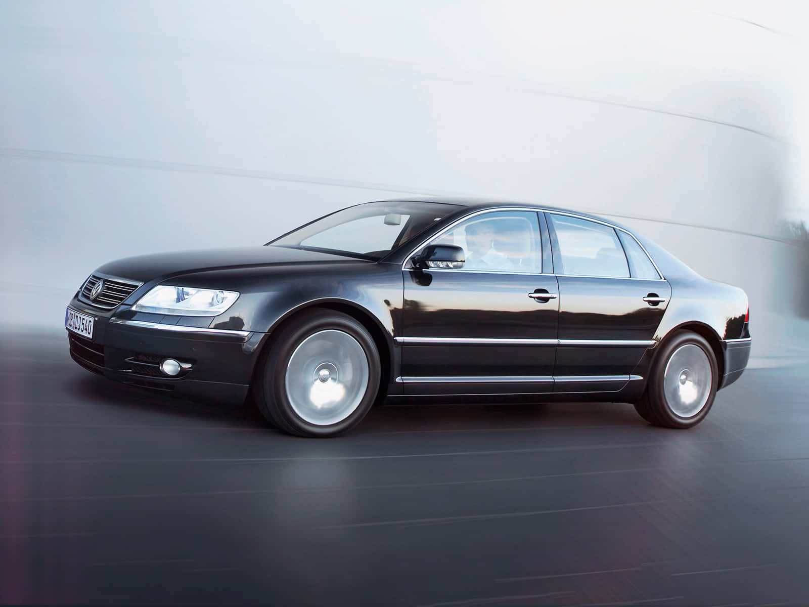 Volkswagen Phaeton Black Sedan Motion Wallpaper