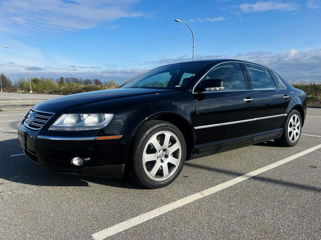 Volkswagen Phaeton Black Side View Wallpaper