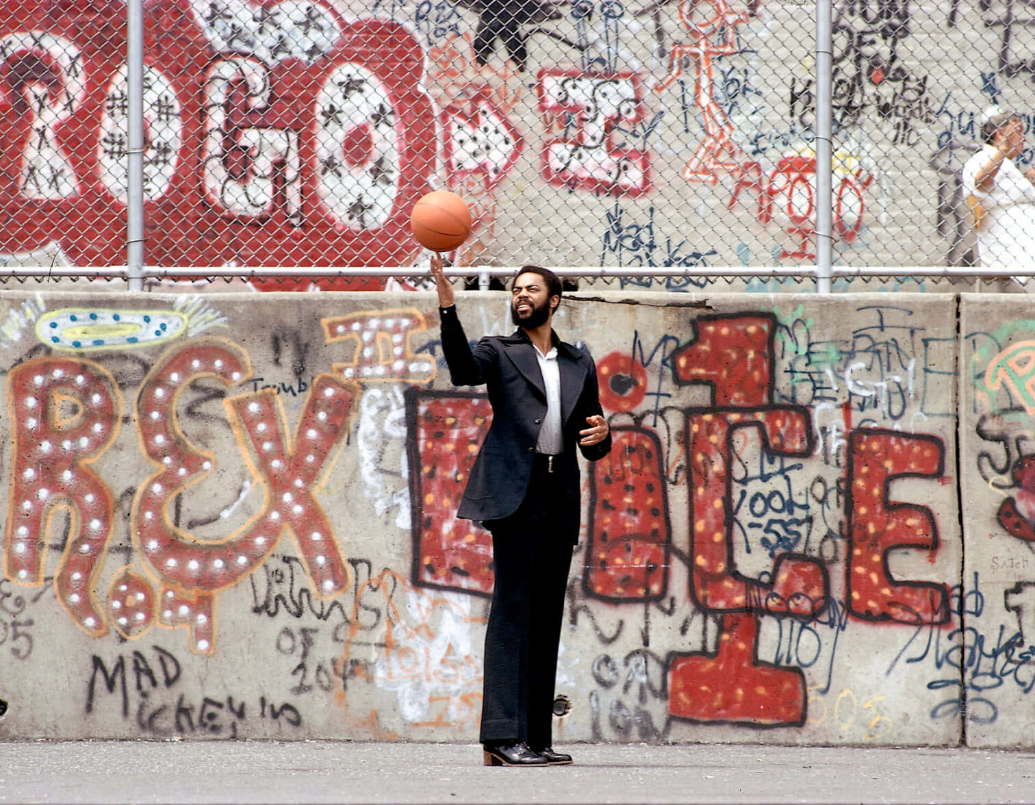 Walt Frazier Graffiti New York City Wallpaper