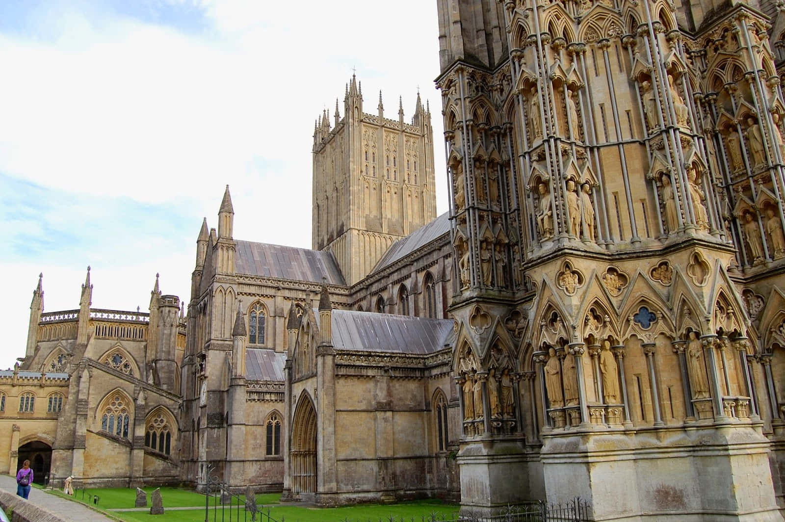 Wells Cathedral Exterior View Wallpaper