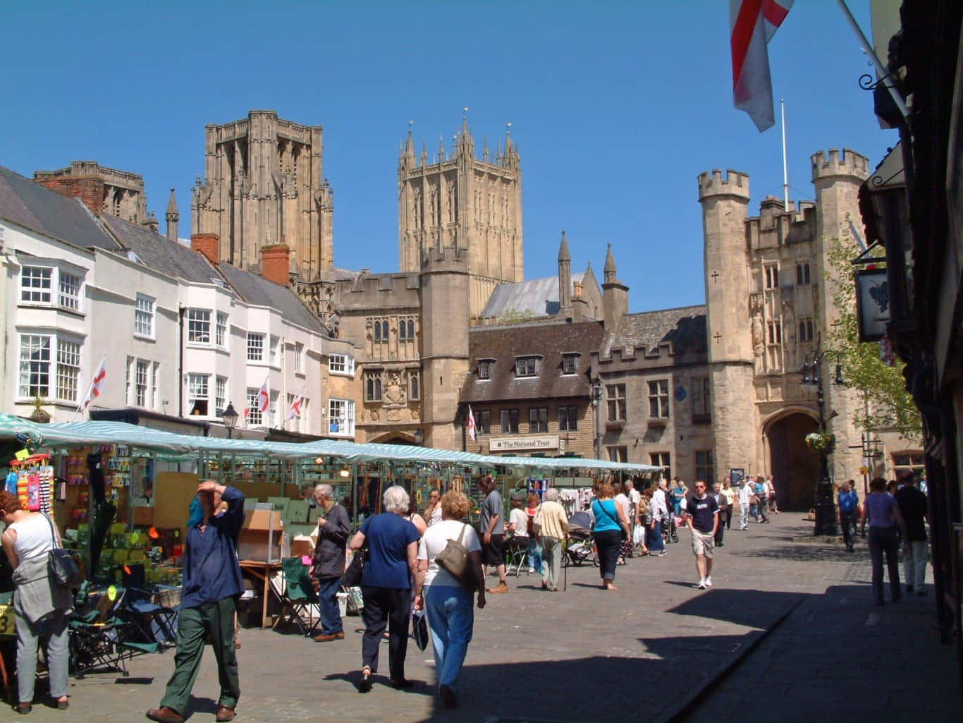 Wells Cathedral Marketplace Bustle Wallpaper