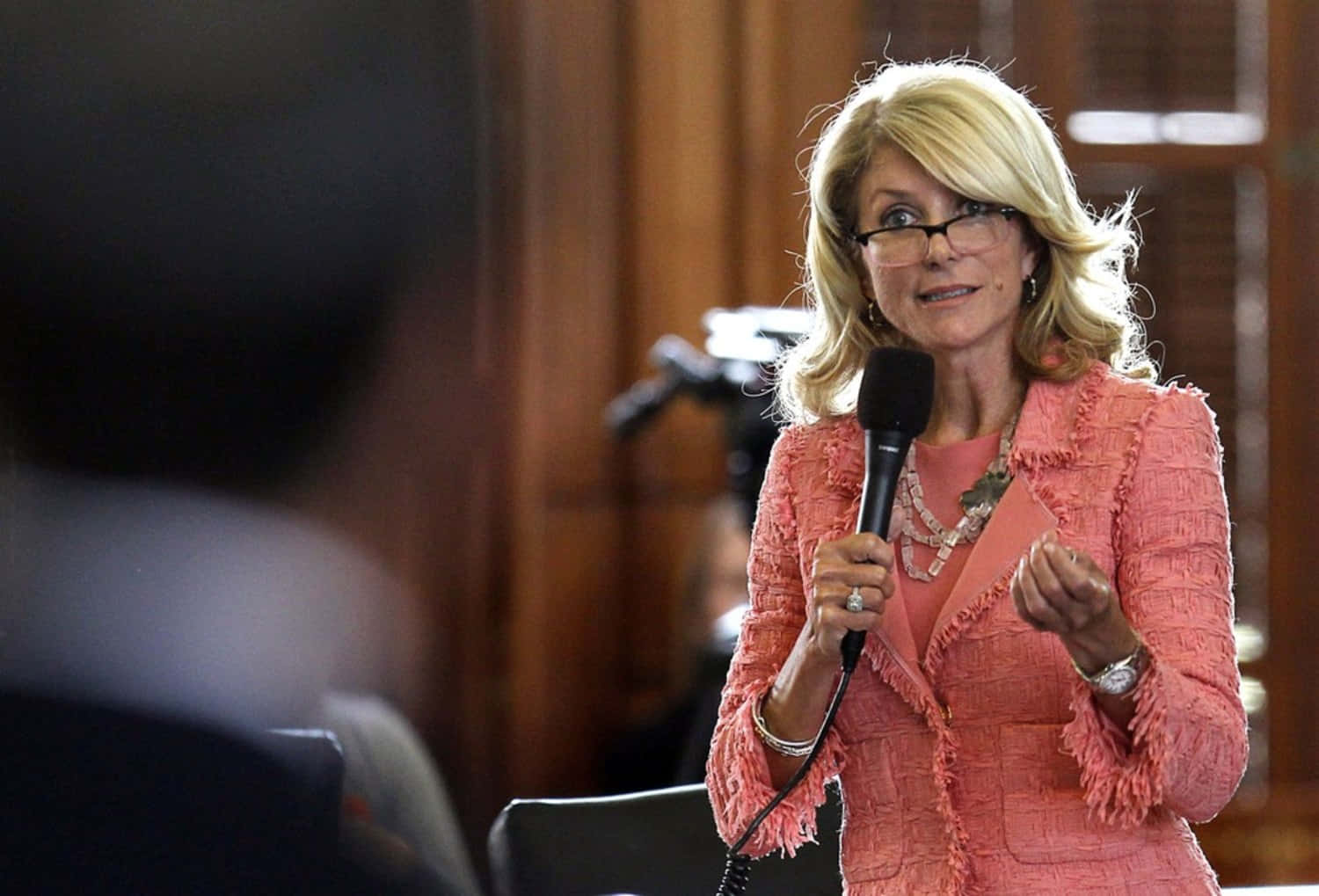 Wendy Davis Delivering A Public Speech Wallpaper