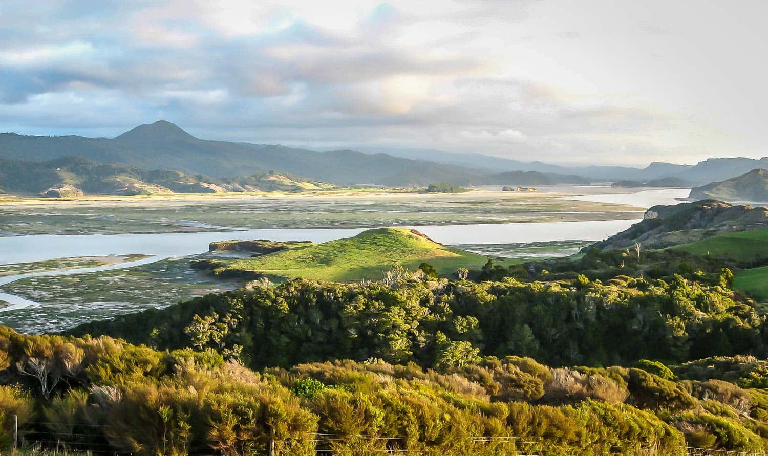 Whanganui River Valley New Zealand Wallpaper