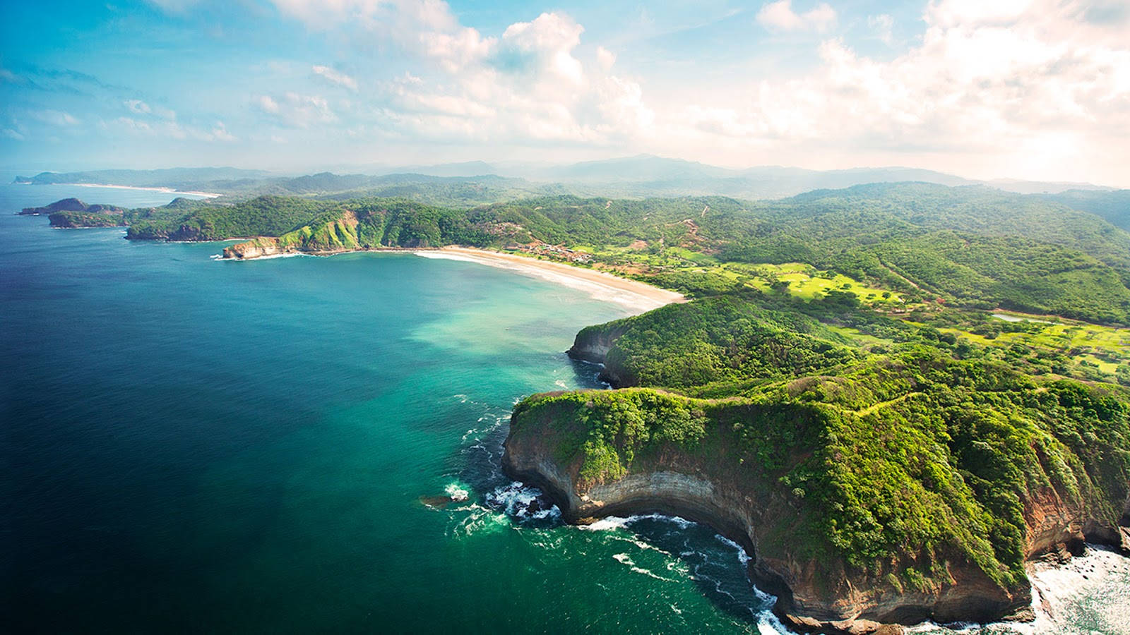 Wide Green Island In Nicaragua Wallpaper