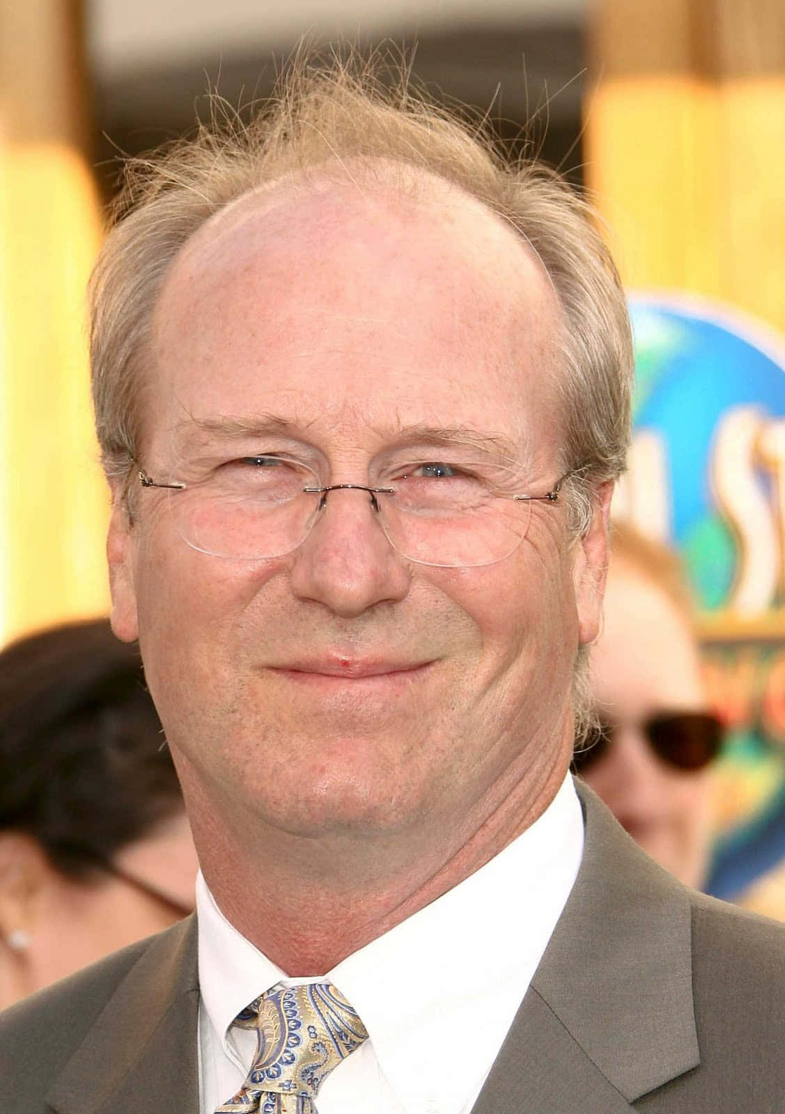 William Hurt Striking A Pose Wallpaper