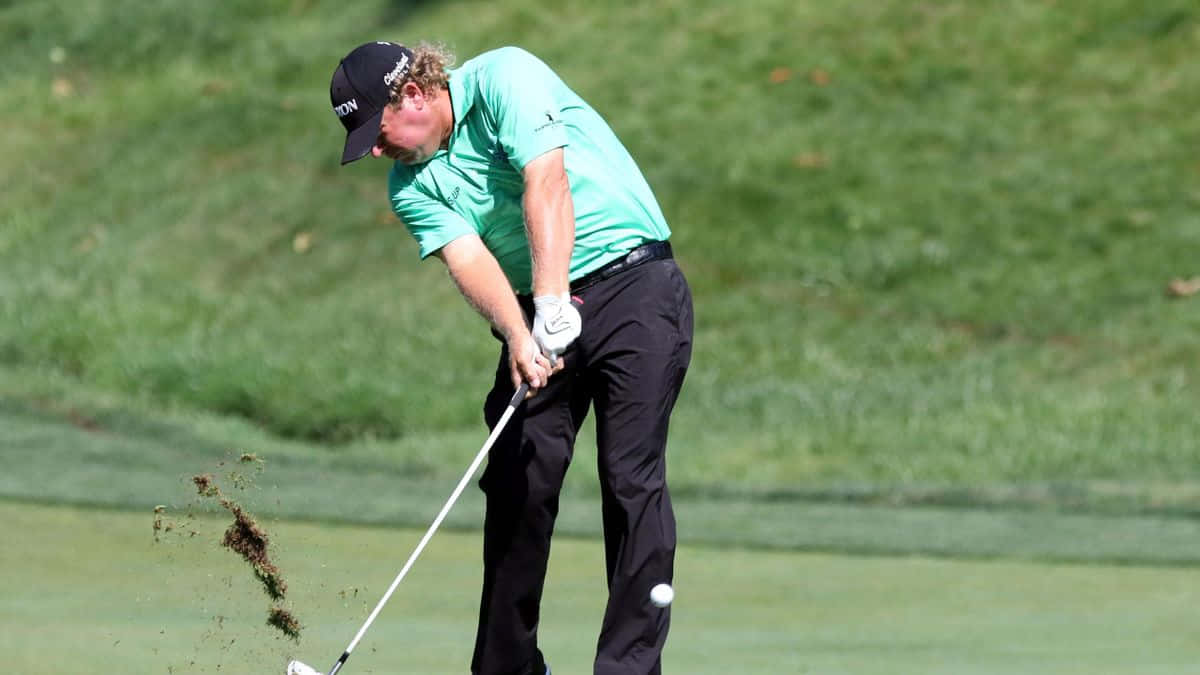 William Mcgirt Hitting The Golf Ball Wallpaper