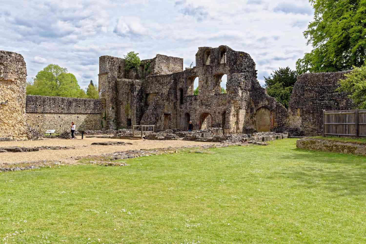 Winchester Castle Ruins England Wallpaper