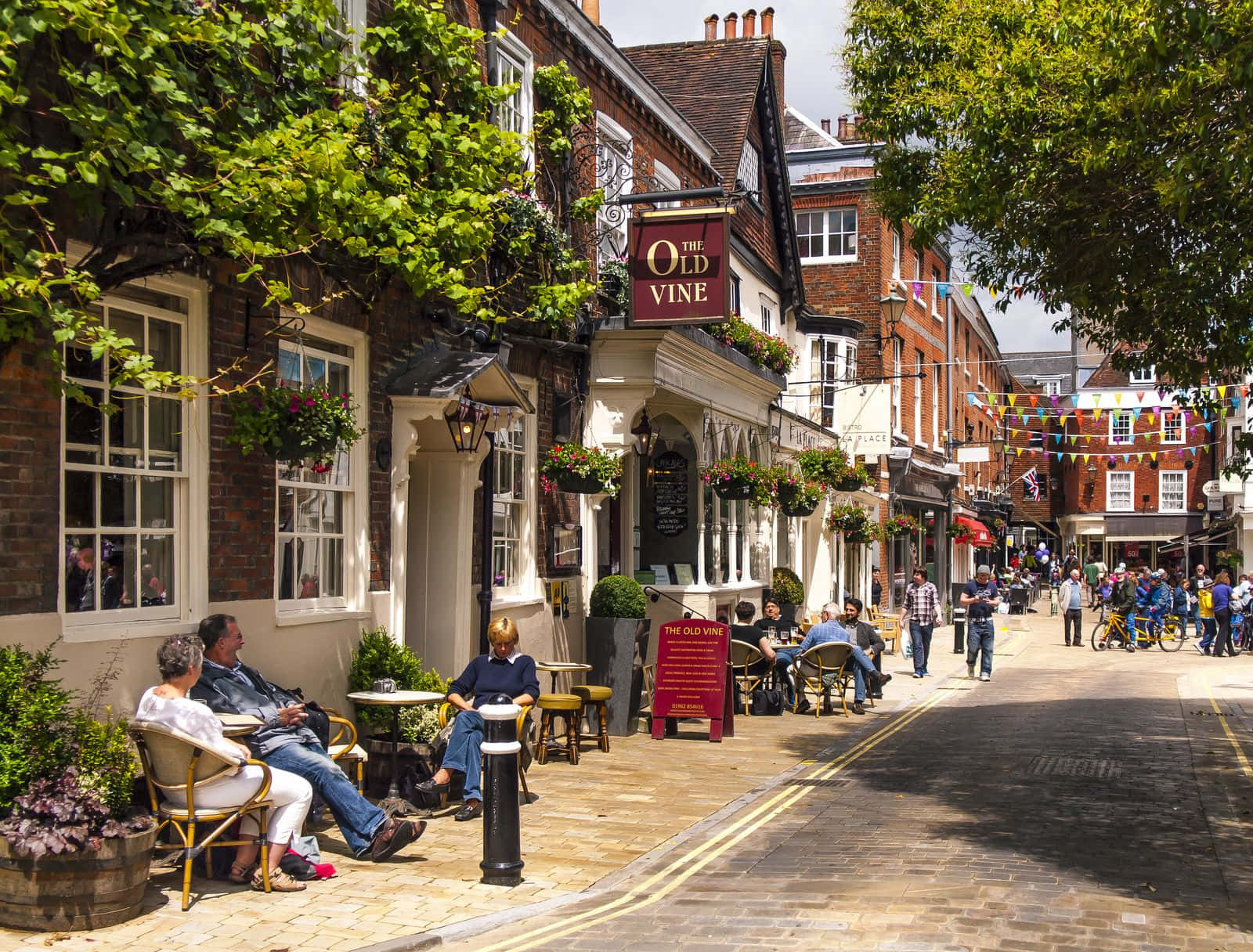 Winchester Old Vine Pub Street Scene Wallpaper