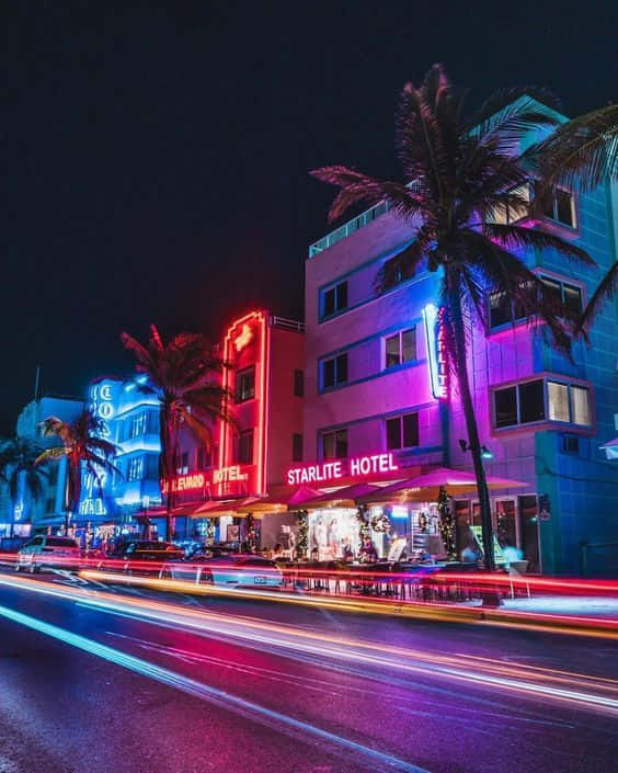 Witness The Beauty And Nostalgia Of Miami, Florida Wallpaper