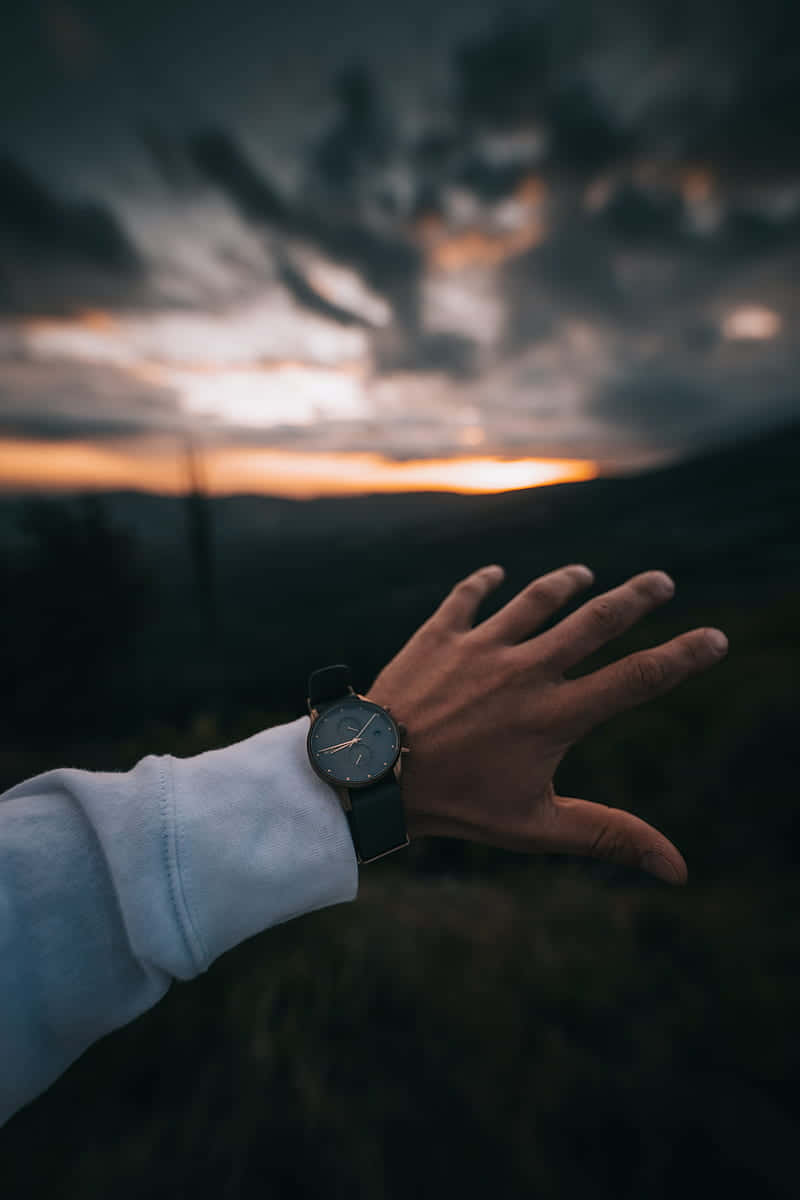 Wristwatchat Dusk Wallpaper