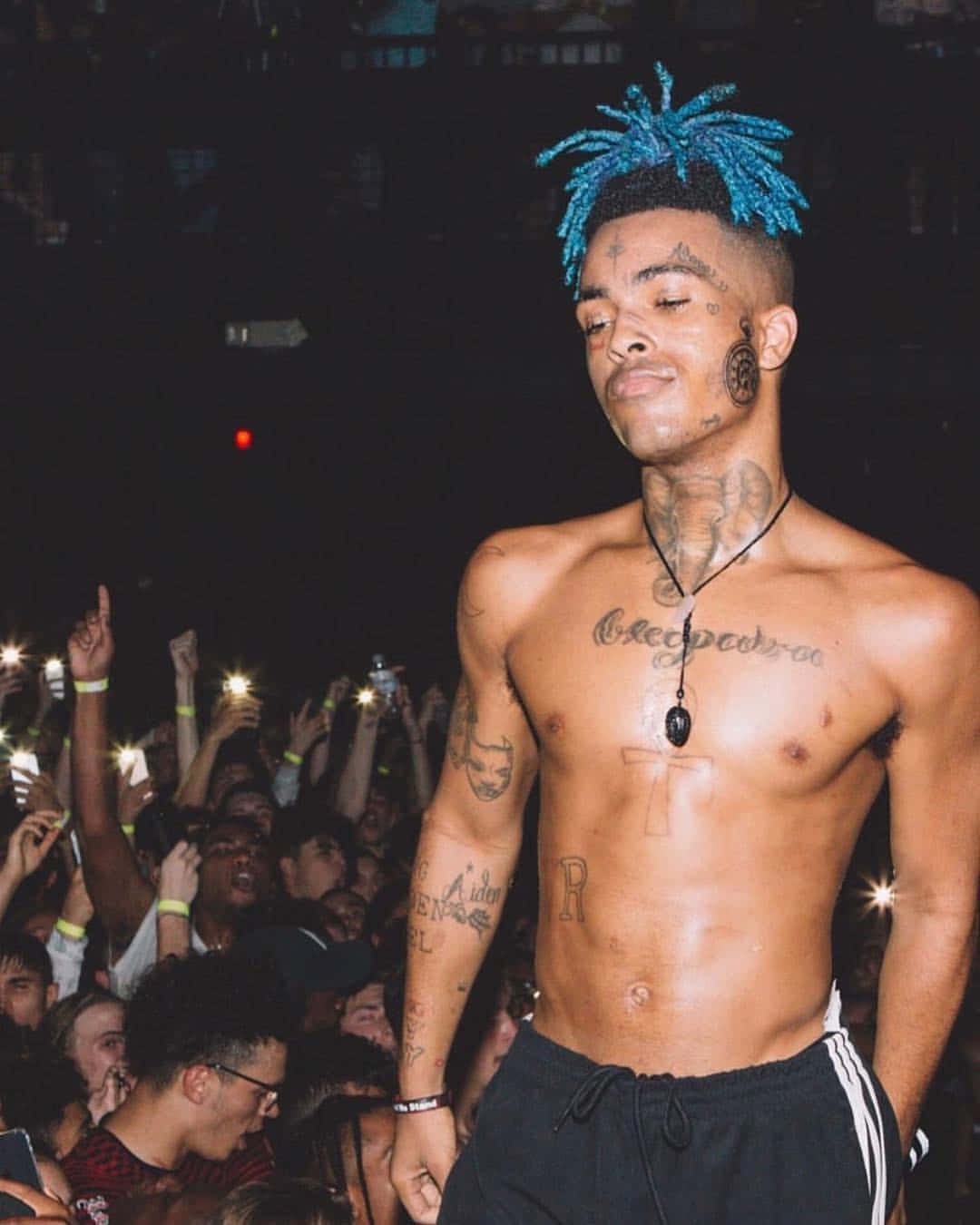 Xxxtentacion Rocks Blue Hair In This Bold, Eye-catching New Look. Wallpaper