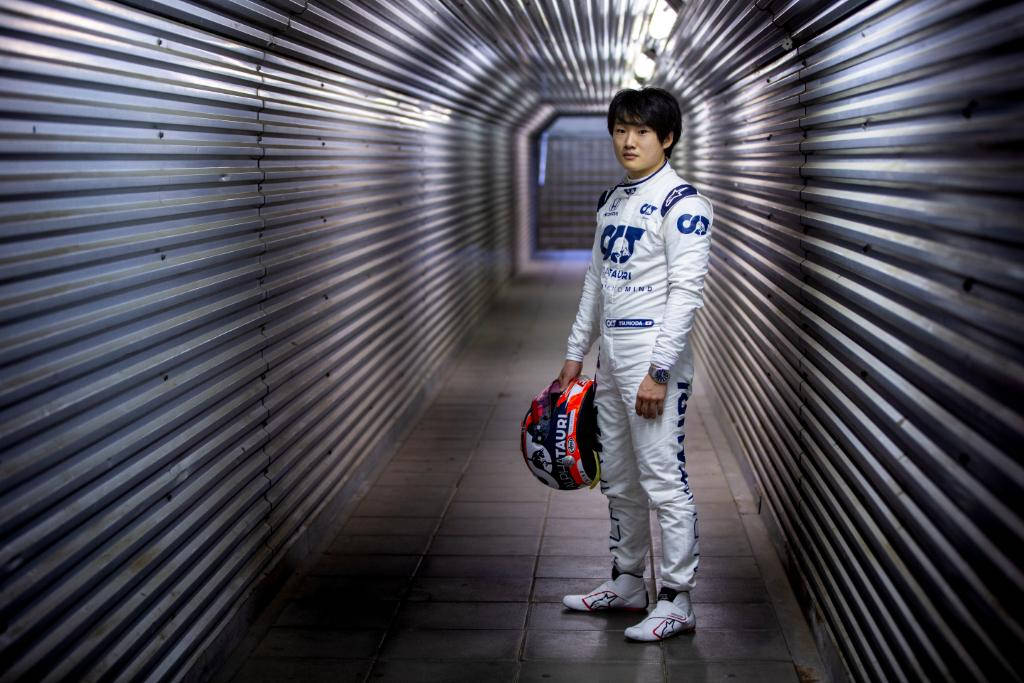 Yuki Tsunoda Tunnel Standing Wallpaper