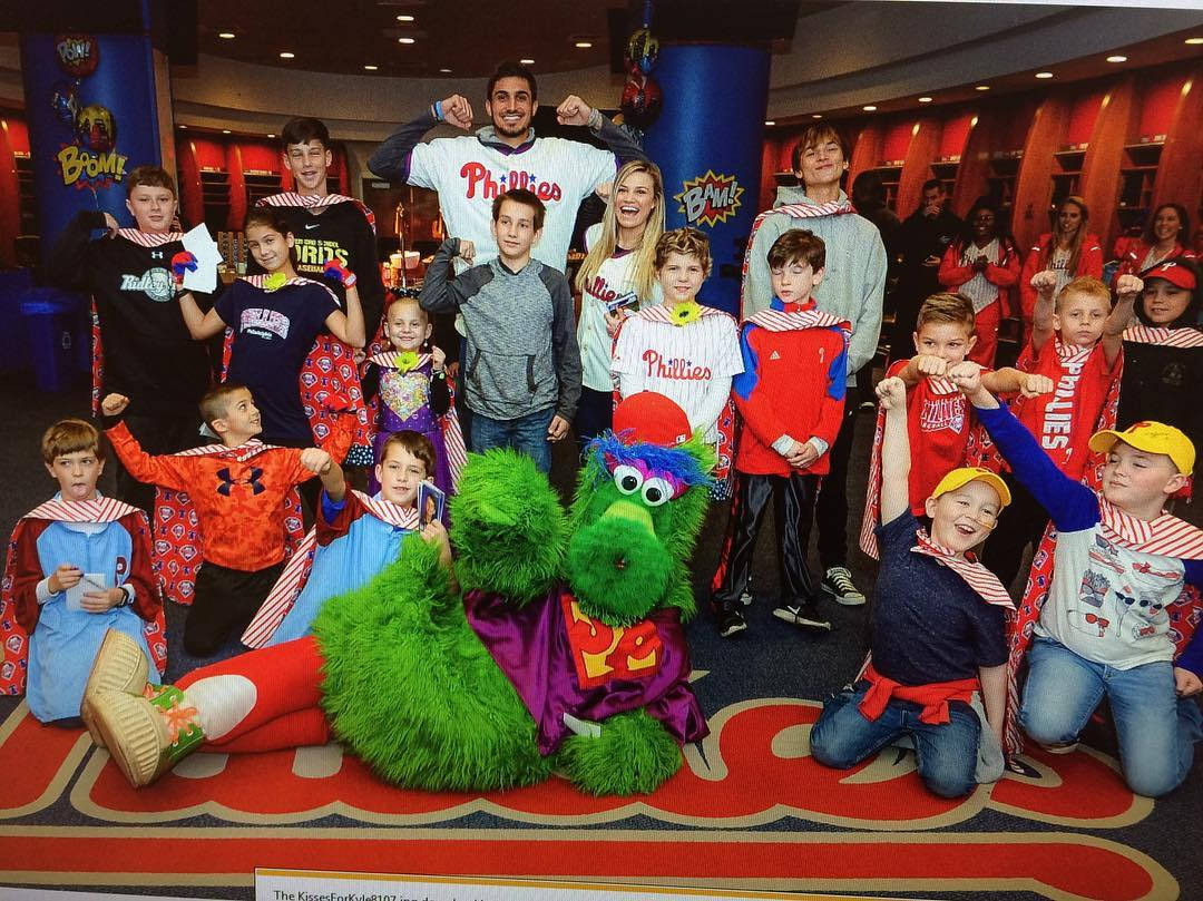 Zach Eflin With Su2c Kids Wallpaper