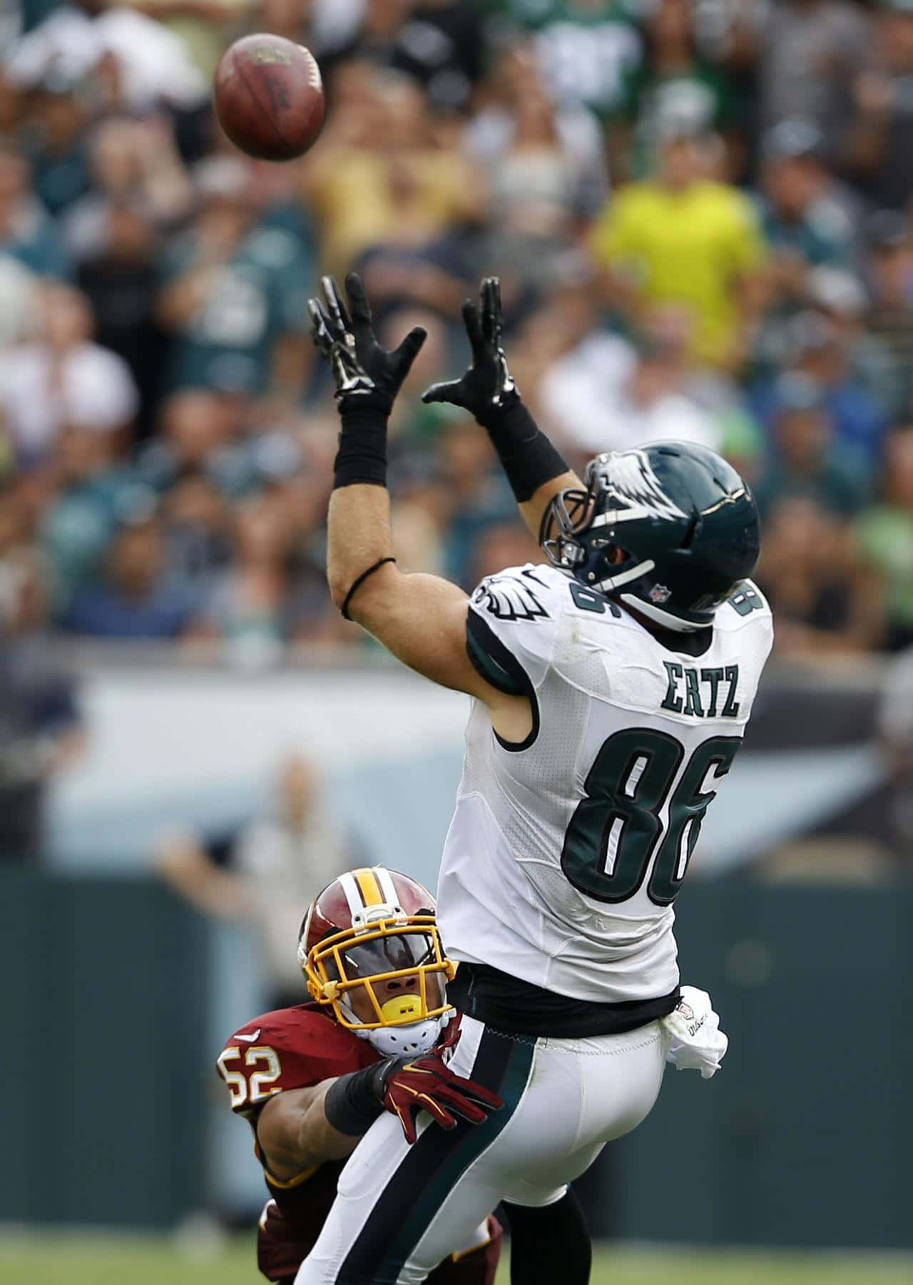 Zach Ertz Catching Football Wallpaper