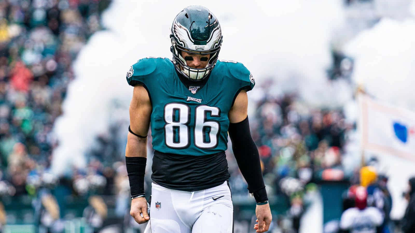 Zach Ertz Philadelphia Eagles Focused Wallpaper