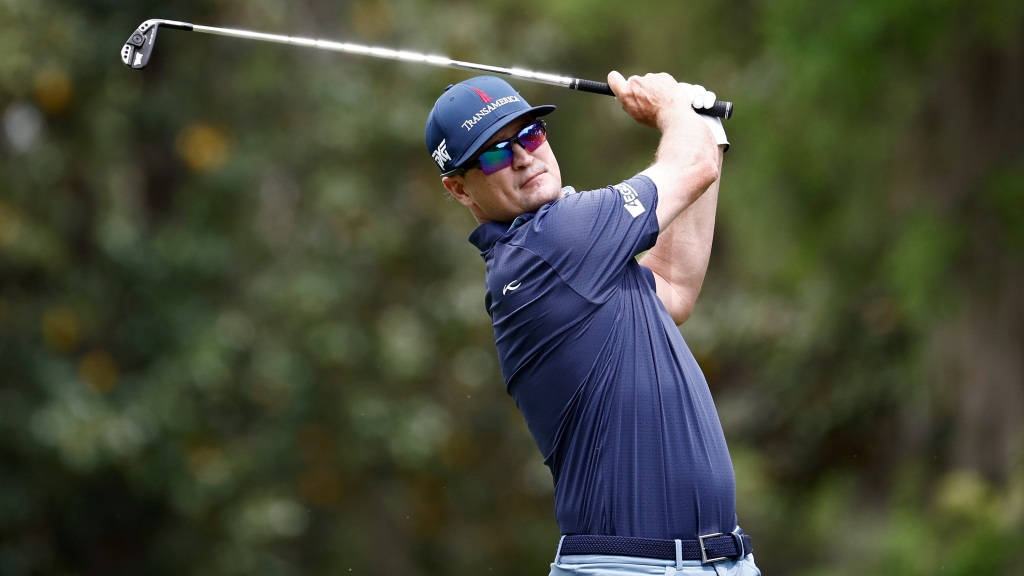 Zach Johnson Wearing Dark Blue Wallpaper