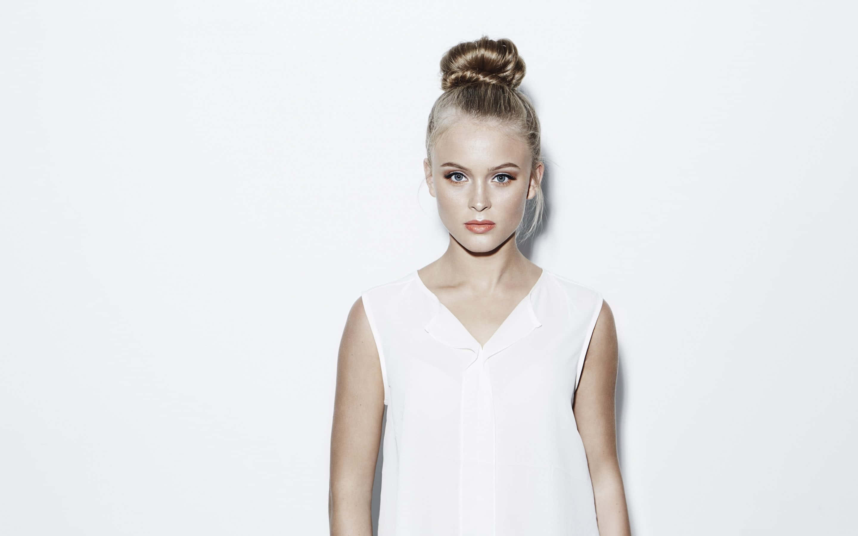 Zara Larsson Wallpaper