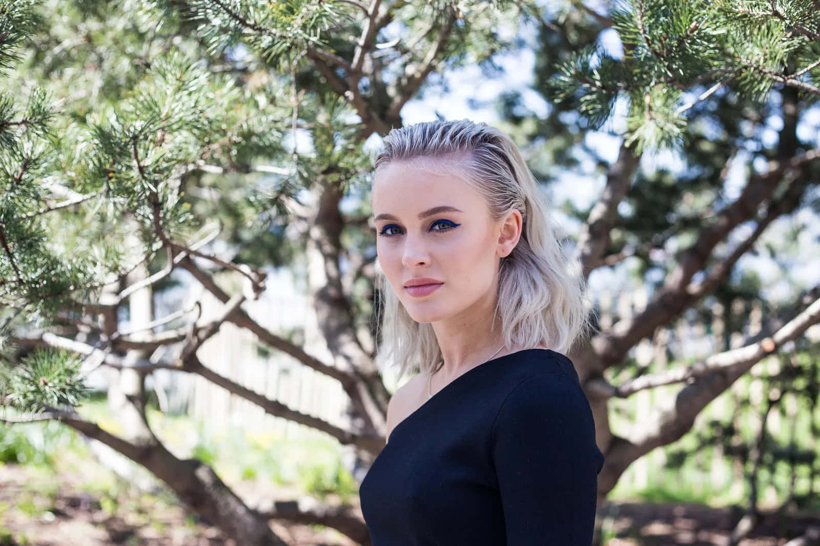 Zara Larsson Wallpaper