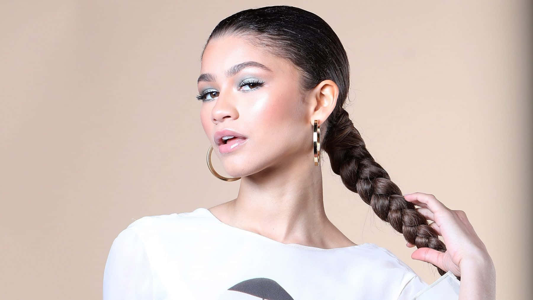 Zendaya Fierce Hd Wallpaper