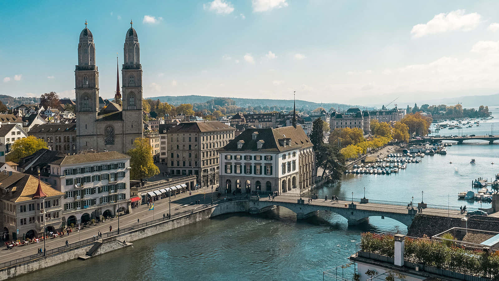 Zurich River Limmatand Grossmunster Church Wallpaper