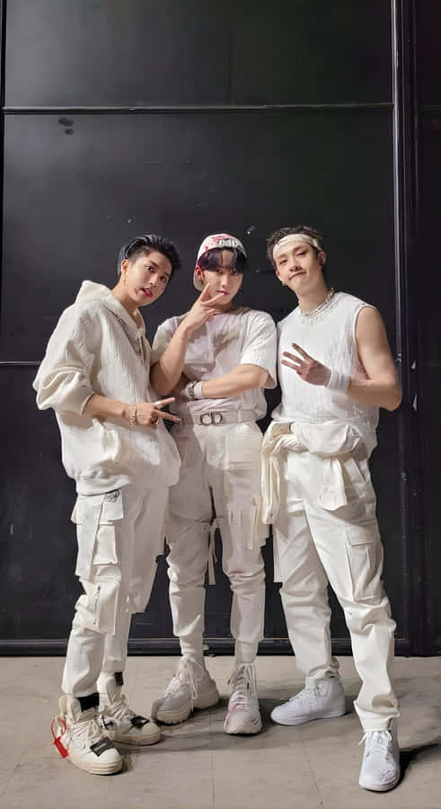 3racha Group Style Wallpaper