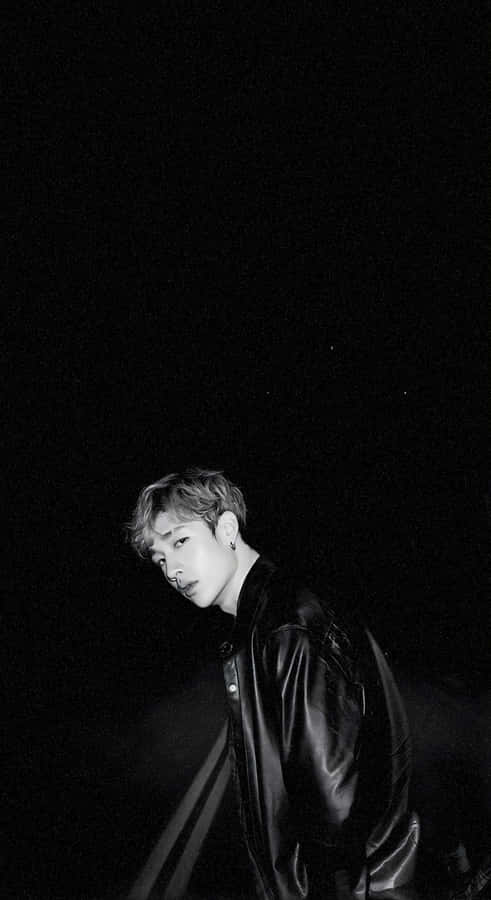 3racha Member In Black Wallpaper
