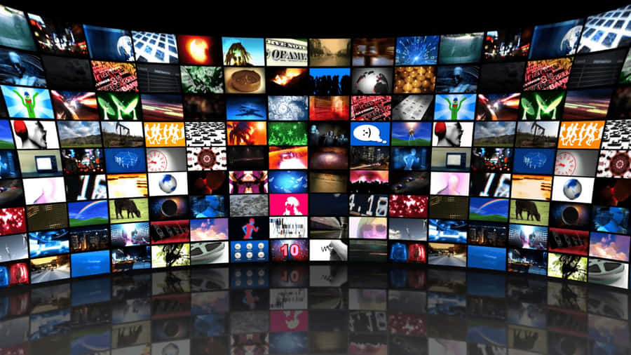 4k Streaming Display On Multiple Devices Wallpaper