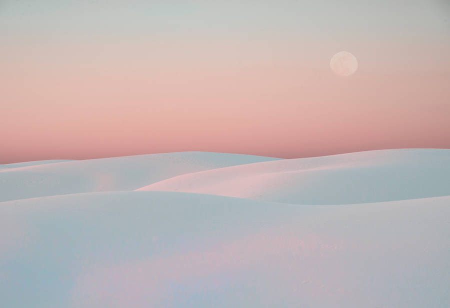 A Breathtaking View Of The Vast Desert Wallpaper