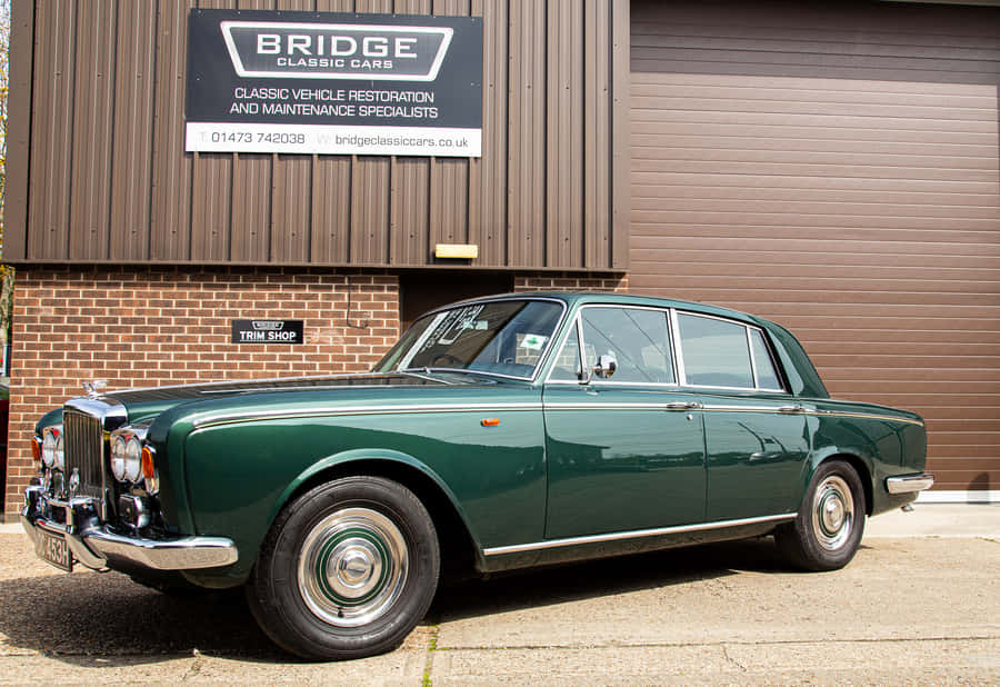 A Classic Bentley T1 From The Side View Wallpaper