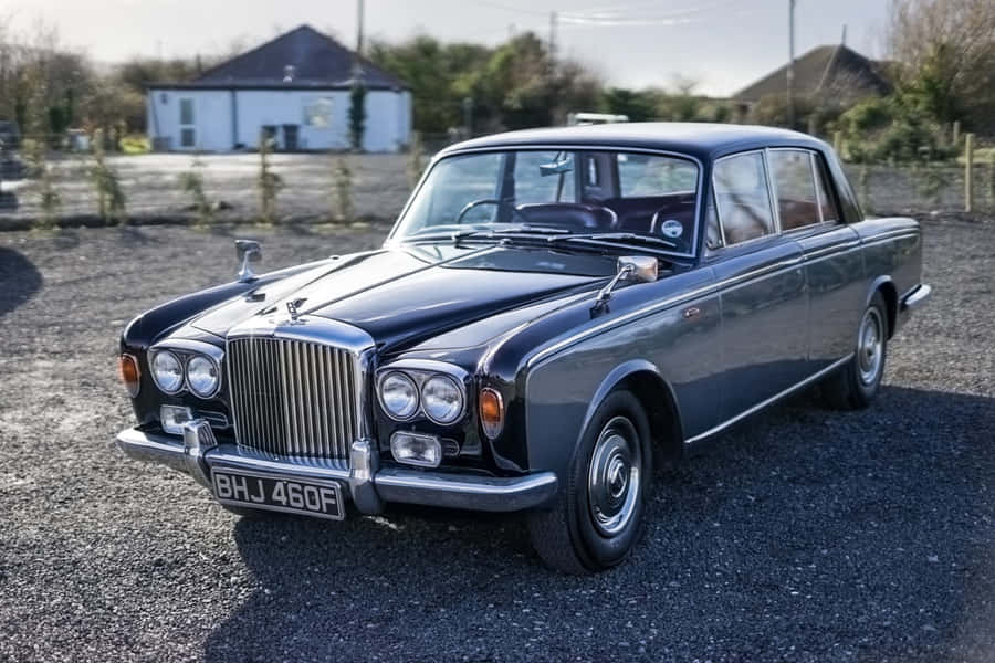 A Classic Bentley T1 Luxury Car Wallpaper