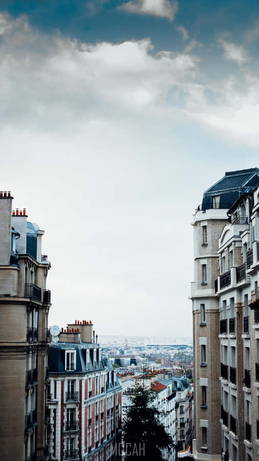 A Dreamy Sky Full Of Billowing Clouds Wallpaper