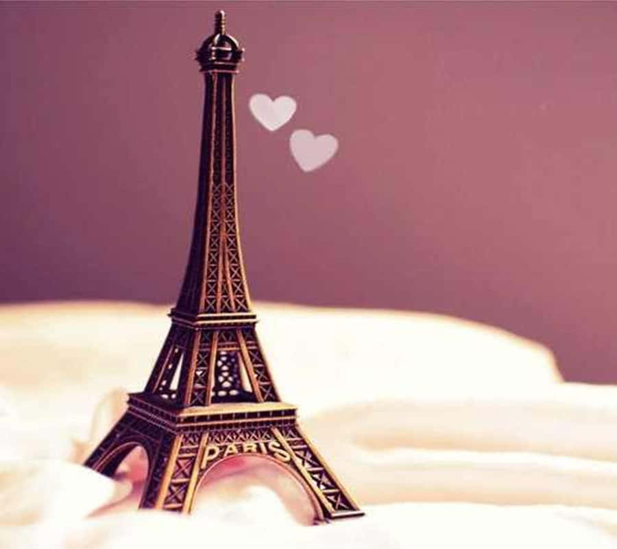 A Heartfelt View Of The Eiffel Tower Wallpaper
