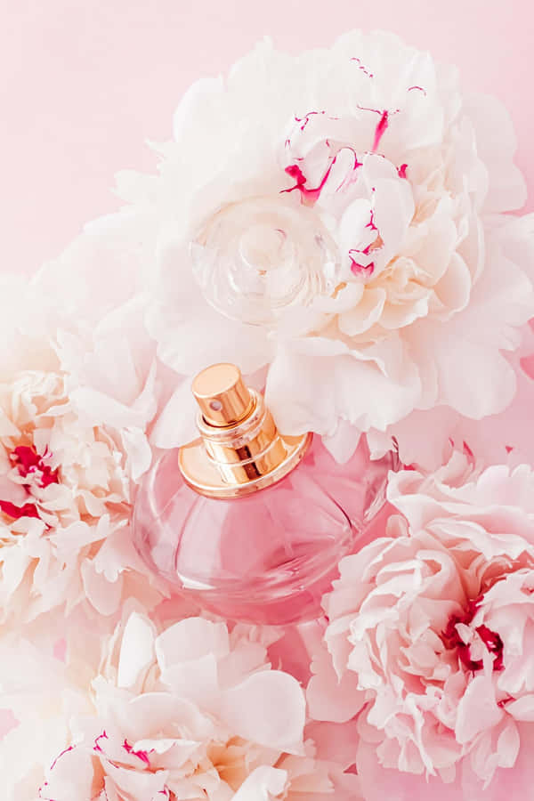 A Mesmerizing Floral Fragrance In Vibrant Colors Wallpaper