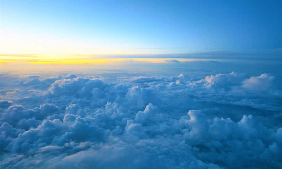 A Paradise Stretch Of Beach In The Maldives Wallpaper