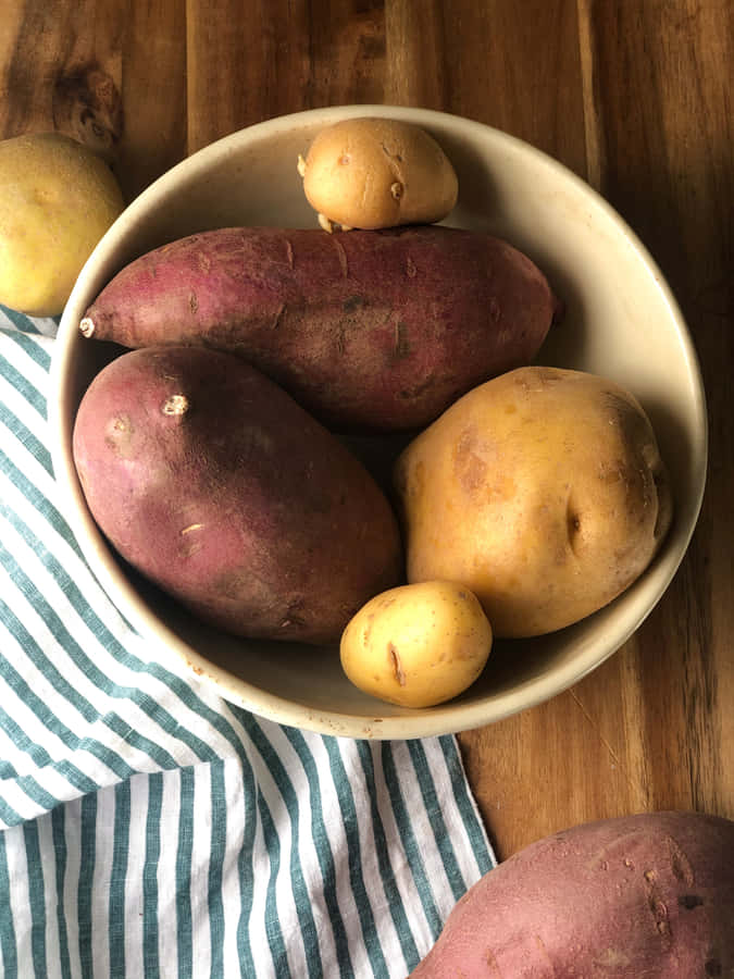 A Pile Of Fresh Red Potatoes Wallpaper