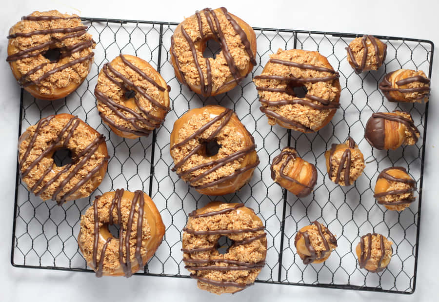 A Scrumptious Caramel Drizzle Wallpaper