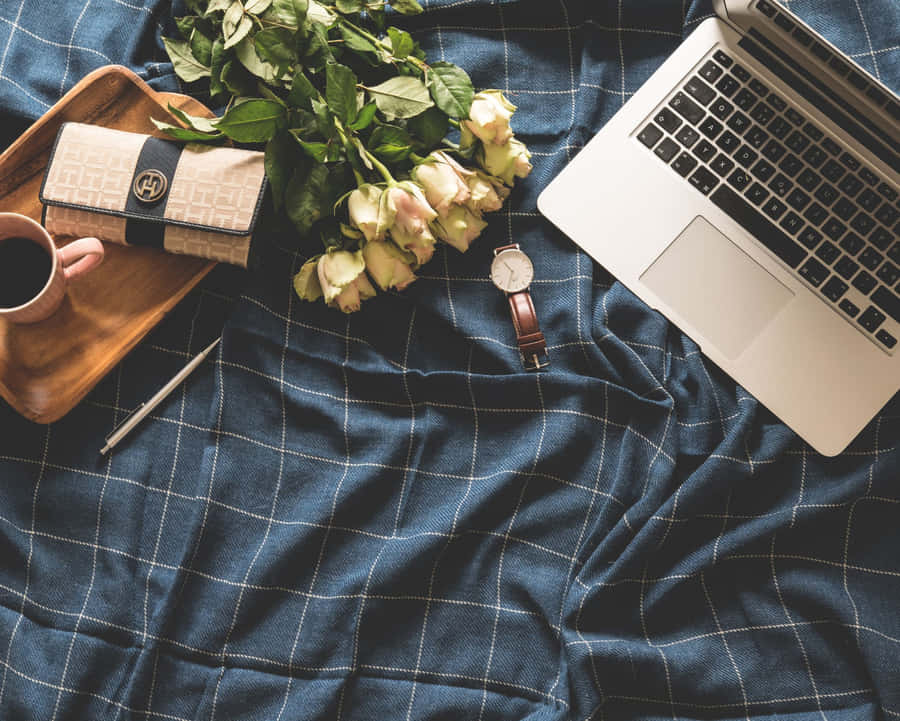 A Stunning Sunrise Over The City Wallpaper