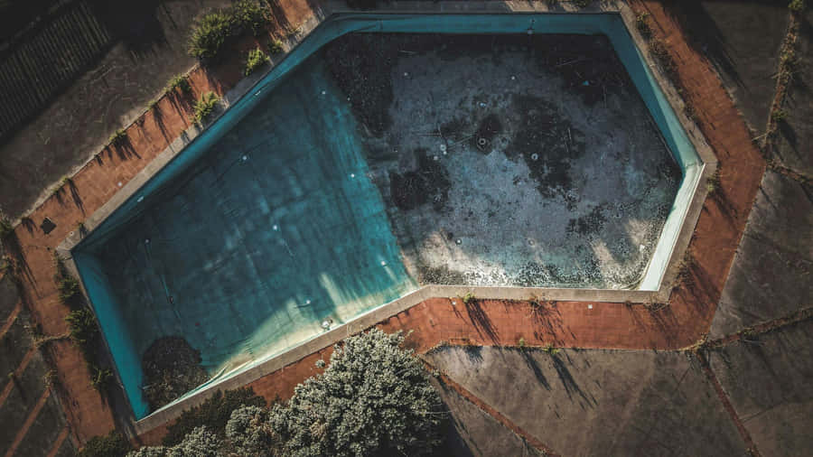 Abandoned Pool Decay Wallpaper