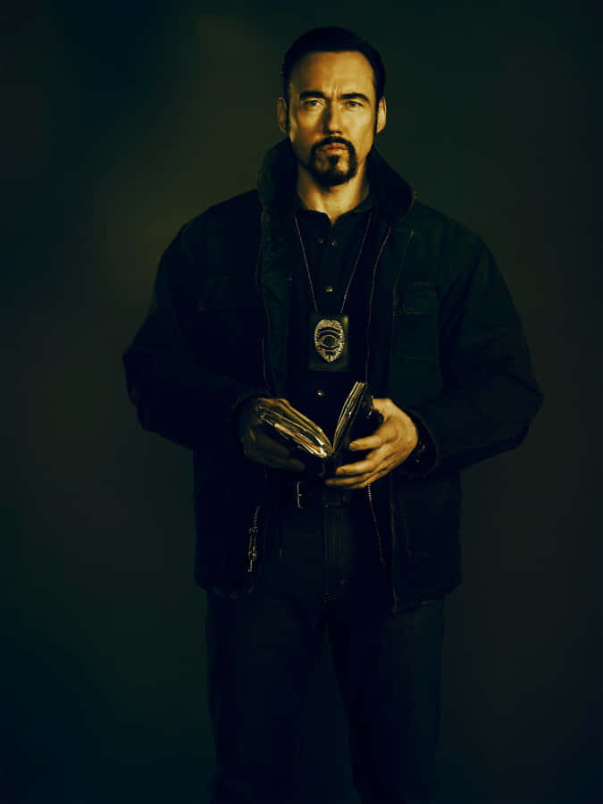 Actor Kevin Durand Looks Dashing In This Black-and-white Snapshot Wallpaper