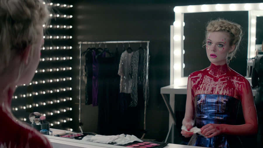 Actress Bloody Dress Mirror Reflection Wallpaper