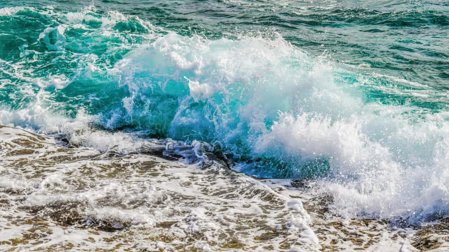 Aesthetic Blue Green Waves Wallpaper