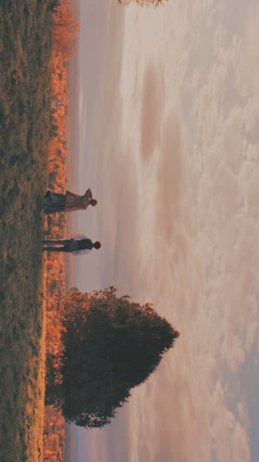 Aesthetic Instagram Couple Landscape Wallpaper