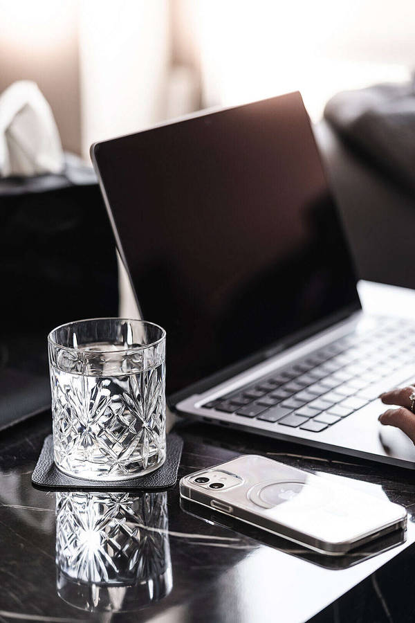 Aesthetic Office Android Phone Wallpaper