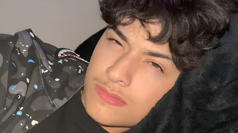 Alex Chino Casual Selfie Wallpaper