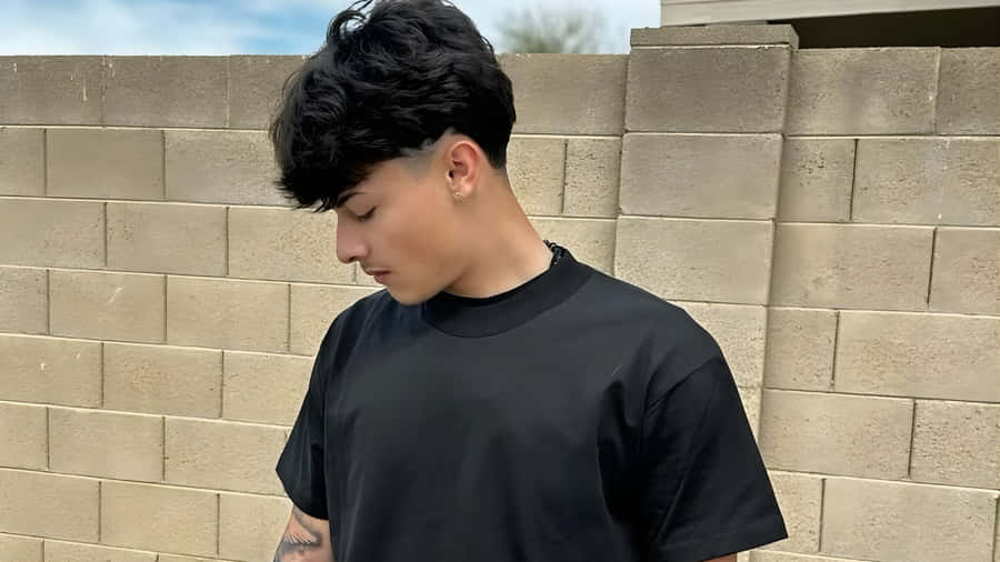 Alex Chino Casual Style Wallpaper