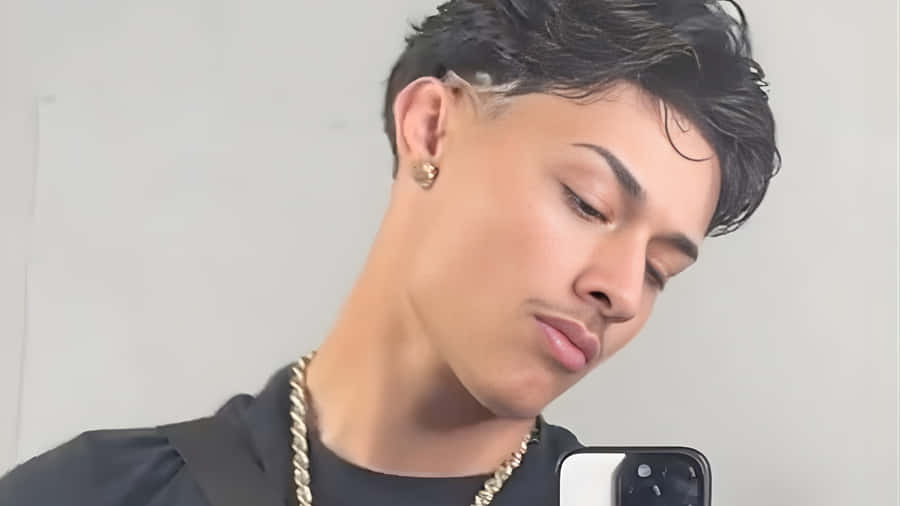 Alex Chino Stylish Selfie Wallpaper