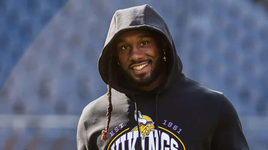 Alexander Mattison Smilingin Vikings Hoodie Wallpaper